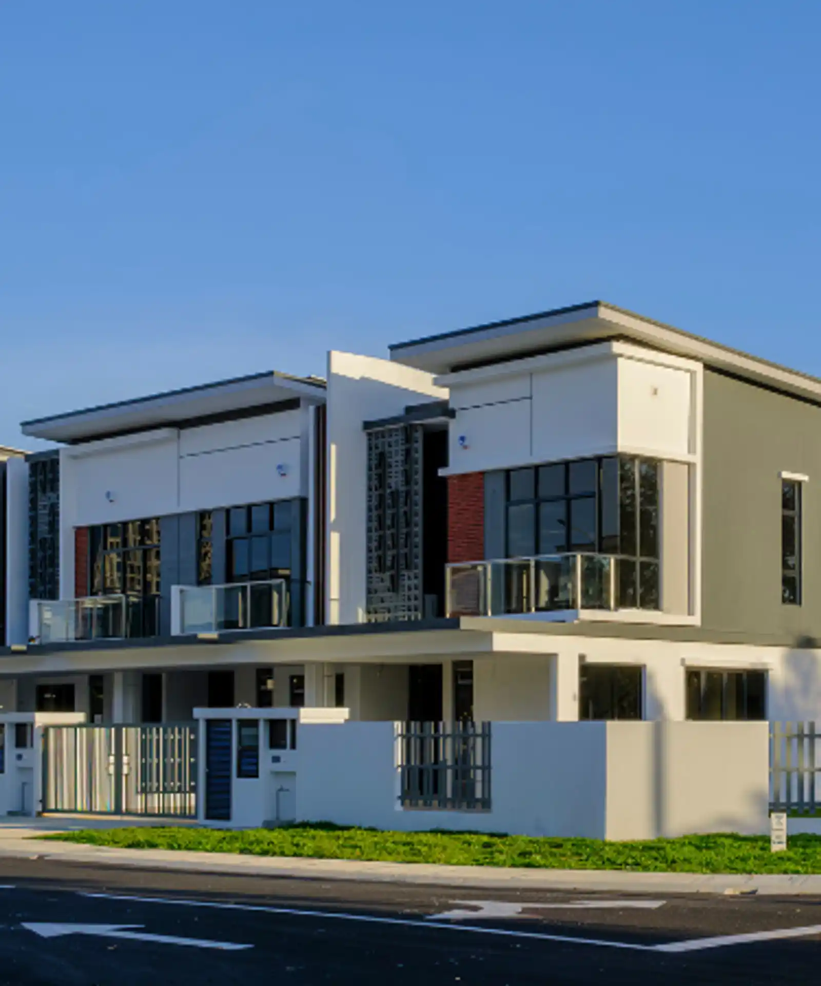Two new dwellings on one title awaiting subdivision, insured on one home policy