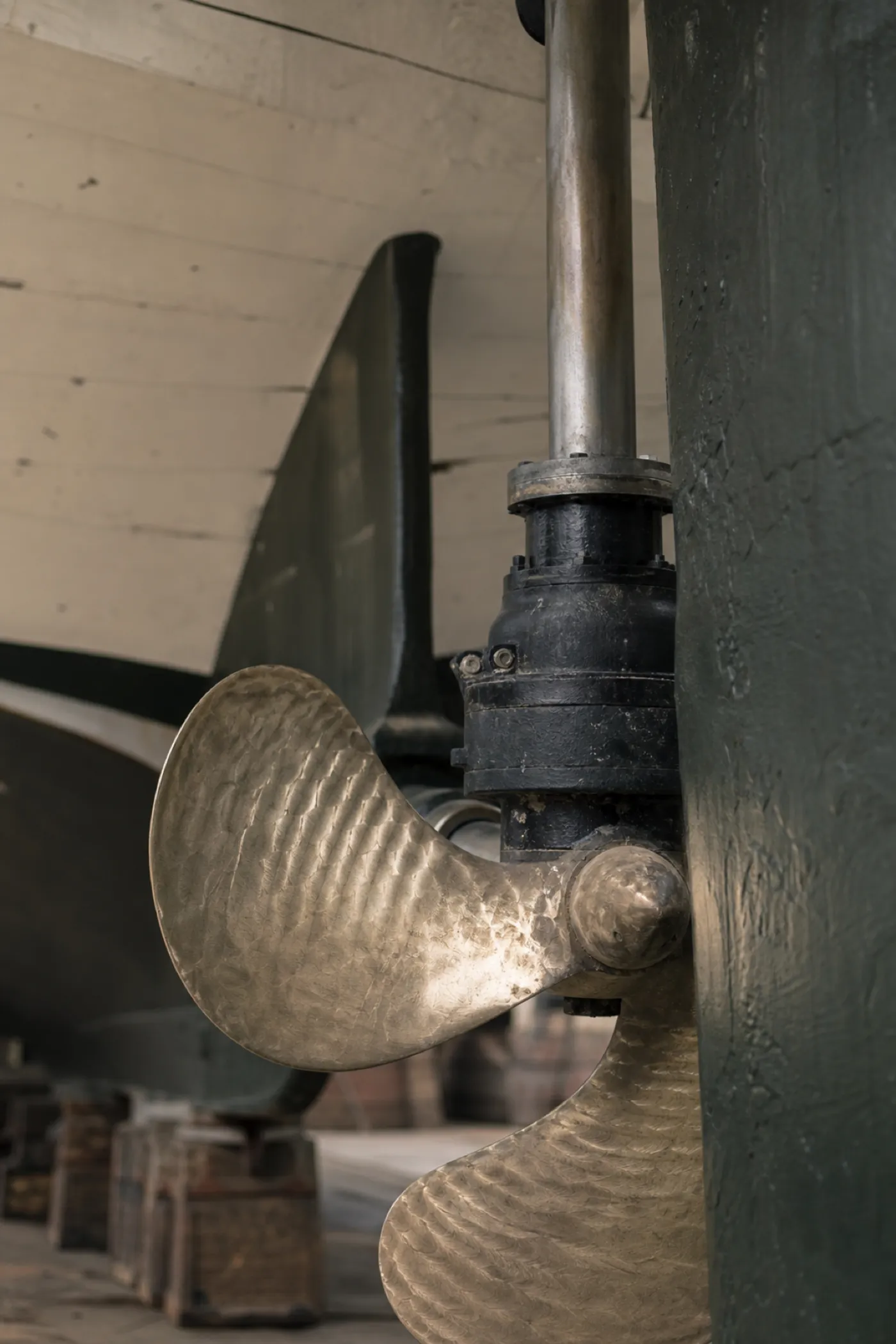 Propeller and shaft in dry dock - professional indemnity for marine engineers