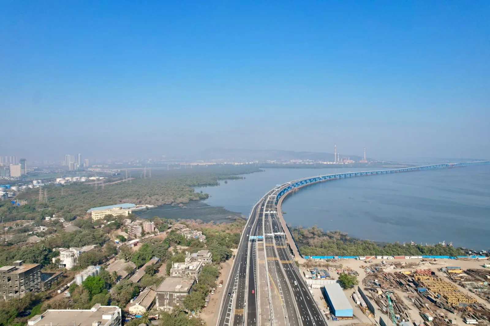 Highway interchange with traffic representing traffic engineer professional liability